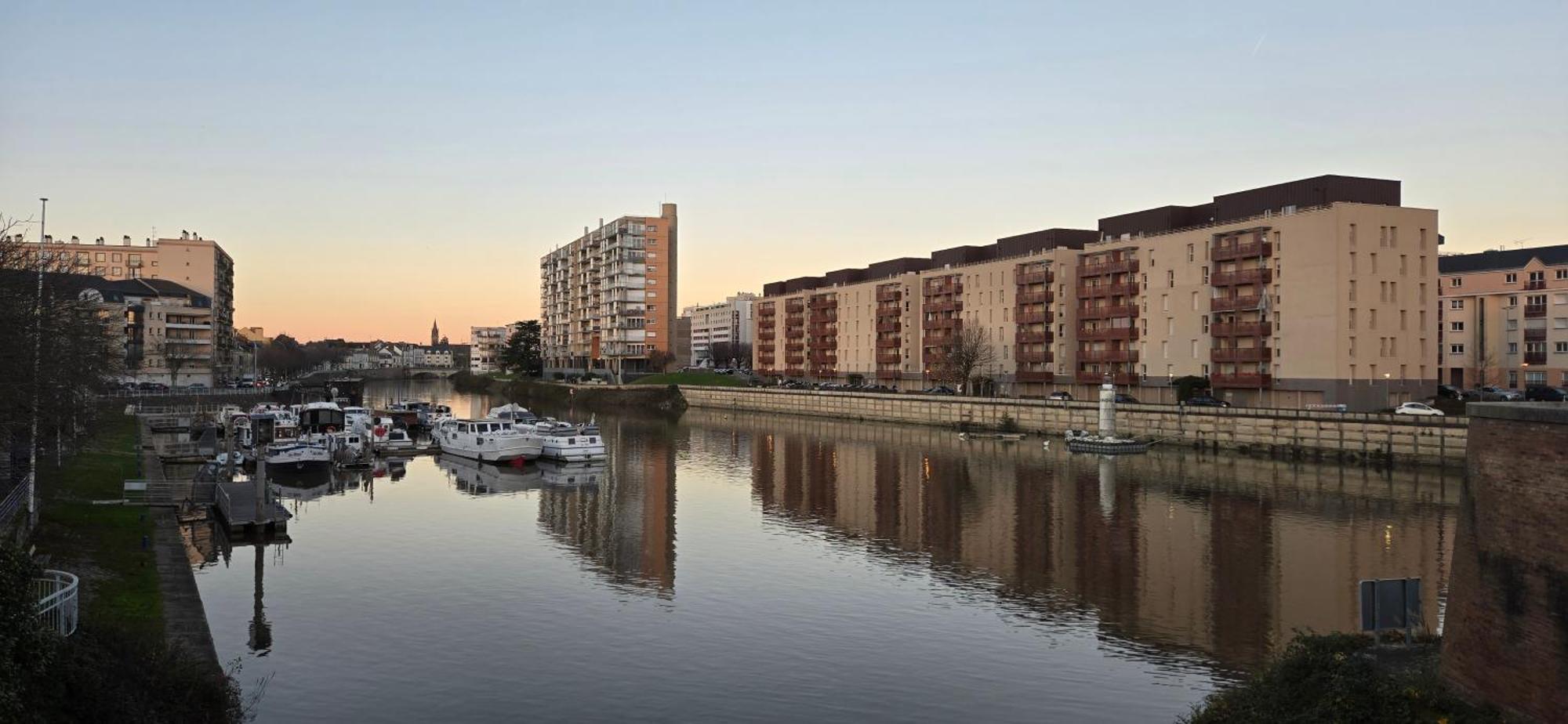 ルマンLe Balcon D'Anatole 3Etoilesアパートメント エクステリア 写真
